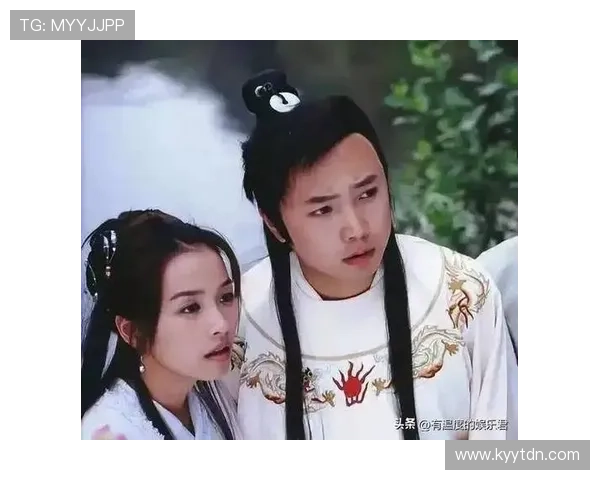 《落地请开手机》：穿越时空的爱恋，定格在手机屏幕上的瞬间